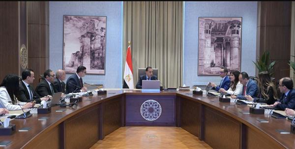 رئيس الوزراء يستعرض سيناريوهات استغلال منطقة مربع الوزارات الحكومية
