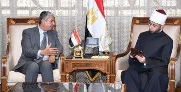 وزير الأوقاف يستقبل سفير اليمن لبحث تعزيز التعاون الديني والثقافي بين البلدين
