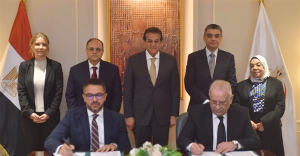 هيئة الدواء تشهد اتفاقية توطين أدوية الأورام بين ساندوز العالمية وسيديكو