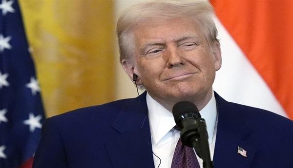 "بلومبرج": ترامب يشترط على كييف وقف إطلاق النار لتوقيع صفقة المعادن
