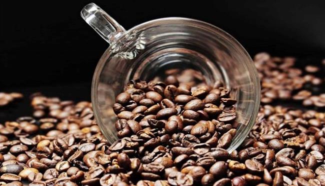 الارتفاع الحاد في الأسعار وتقلص المبيعات تضرب صناعة القهوة حول العالم