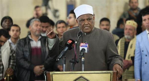 د. عباس شومان: شيخ الأزهر حمل عصا الترحال شرقًا وغربًا لترسيخ قيم السلام والتعايش