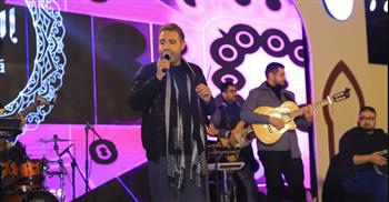   محمد عدوية يتألق في "خيمة الخيمة" بأجمل أغانيه وأغاني والده