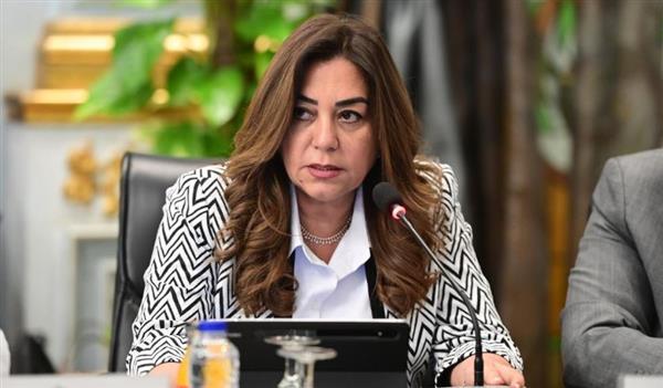 وزيرة التنمية المحلية تتلقى تقريراً حول جهود قطاع التفتيش خلال شهر فبراير