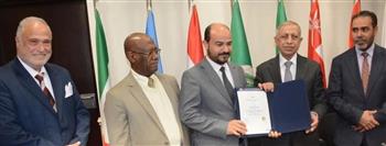   رئيس الأكاديمية العربية يسلم شهادات دورة تنفيذ أحكام التحكيم الأجنبية لموظفي ديوان المحاسبة الليبي