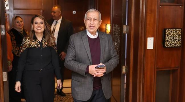 رئيس الأكاديمية العربية يشارك في حفل "رمضان يجمعنا "