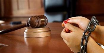   حبس سيدة 15 يوما لاتهامها بإلقاء طفليها من أعلى كوبرى العامرية