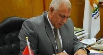   محافظ الوادي الجديد يعتمد تعريفة وسائل النقل الجديدة بزيادة 15%