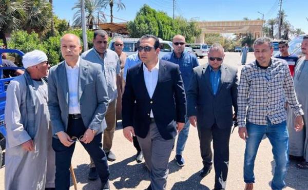 نائب محافظ قنا يتابع تطبيق تعريفة النقل الجديدة ويشدد على الرقابة الميدانية