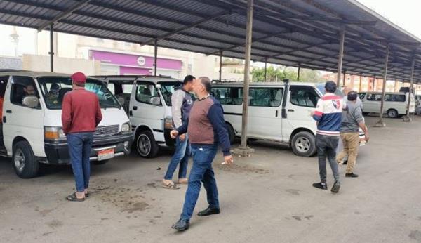 محافظ دمياط يتابع الحملات الميدانية للالتزام بالتعريفة الجديدة بمحطات الوقود