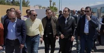   رئيس الوزراء يتفقد مشروع "مزارين" ونموذجا لفيلا سكنية