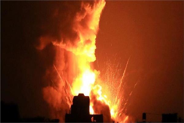 الاحتلال الإسرائيلي ينسف مباني سكنية بحي التفاح ويقصف مدرسة في غزة