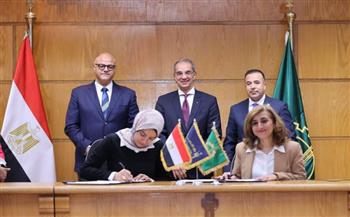   وزير الاتصالات و محافظ القليوبية يوقعان مذكرة تفاهم لبناء القدرات الرقمية للمواطنين