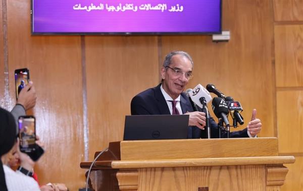 وزير الاتصالات : نستهدف ربط 250 ألف منزل بقرى حياة كريمة بكابلات الألياف الضوئية خلال العام المقبل