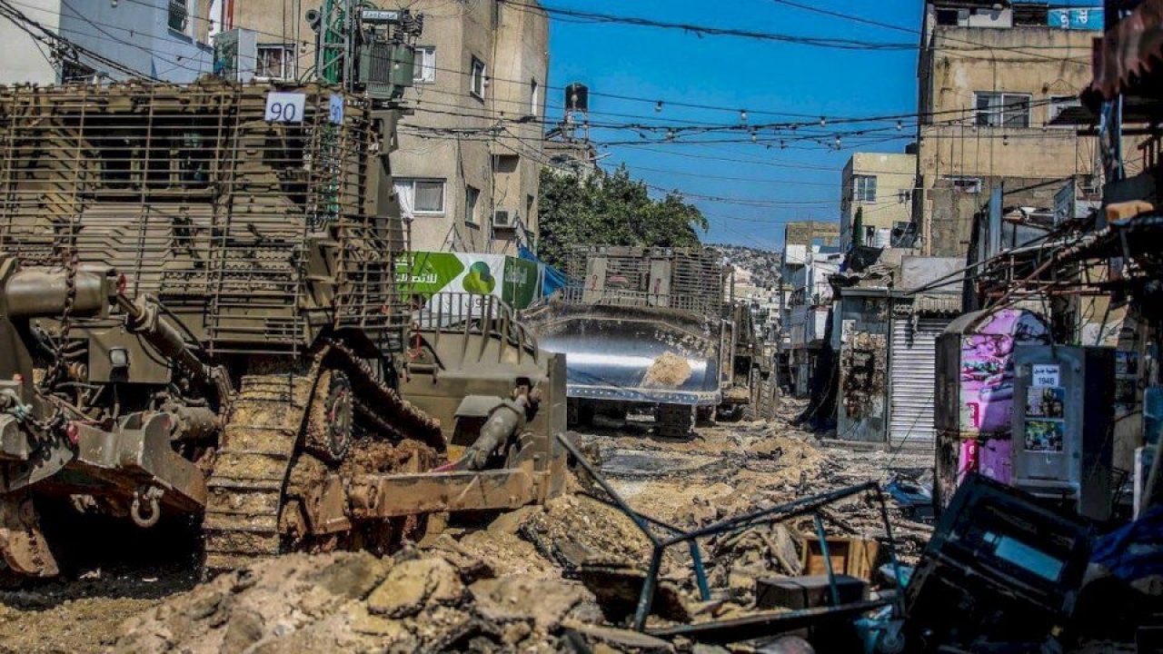 الاحتلال يواصل عدوانه على طولكرم وسط عمليات اقتحام وإخلاء قسري