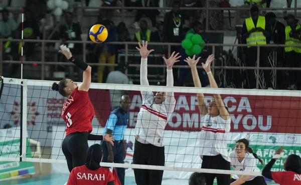 لبيب يهنئ "سيدات الزمالك" بالتتويج في البطولة الإفريقية للكرة الطائرة