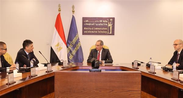وزير الاتصالات يبحث مع مؤسسات كبرى فرص الاستثمار وتعزيز الشراكة