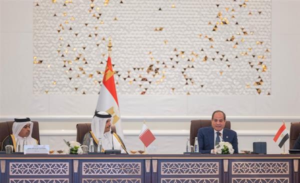 الرئيس السيسي وأمير قطر يؤكدان ضرورة دعم الخطة العربية لإعادة إعمار غزة