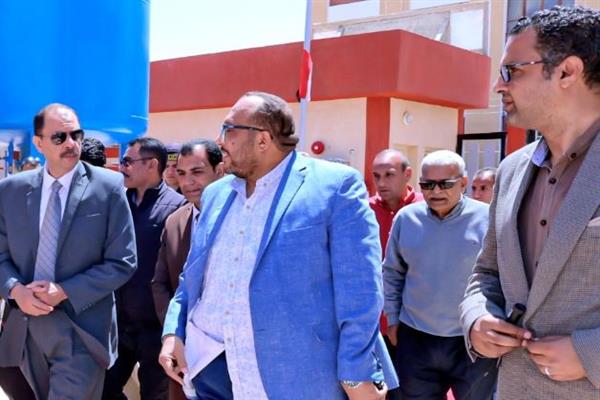 محافظ سوهاج يطلق بدء التشغيل التجريبي لمشروعى صرف صحى بيت خلاف