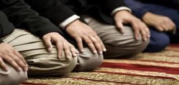   هل الصلاة خلف الإمام المدخن منقوصة الأجر؟
