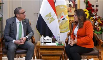   وزيرة التنمية المحلية تتابع مع محافظ الفيوم جهود تحسين الخدمات للمواطنين