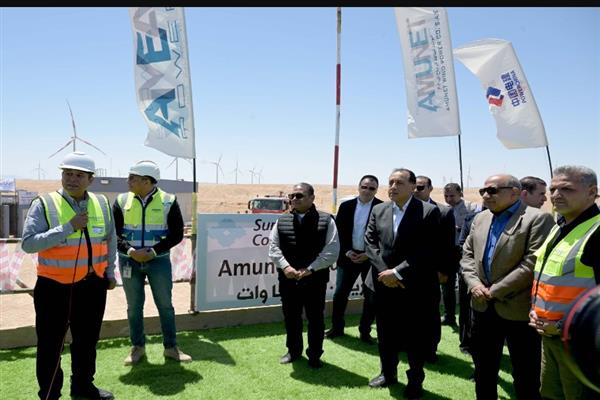 مدبولي يتفقد محطة "أمونت" لطاقة الرياح برأس غارب باستثمارات 700 مليون دولار
