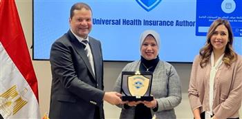  "التأمين الصحي الشامل" تُكرم المديرة السابقة لفرع الهيئة في بورسعيد