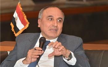  عبد المحسن سلامة يعلن تفاصيل مشروع الأرض الزراعية للصحفيين