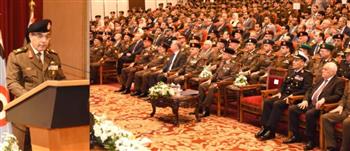   الفريق أول عبد المجيد صقر يشهد مناقشة البحث الرئيسى لهيئة عمليات القوات المسلحة