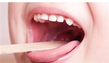   لماذا يعاني طفلك دائمًا من التهاب الحلق؟ الطبيب يوضح الأسباب والعلاج الآمن