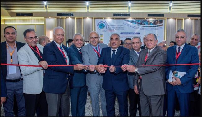 رئيس جامعة طنطا يفتتح معرضا للكيانات الاقتصادية والصناعية