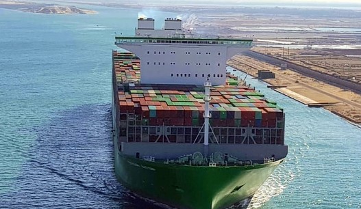 التحول الأخضر.. خدمة بيئية جديدة في قناة السويس