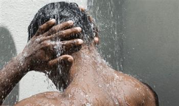   هل الصلاة بدون وضوء بعد الاغتسال من الجنابة باطلة؟