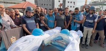   وقفة لمئات الصحفيين الفرنسيين تنديدا باستشهاد زملائهم الفلسطينيين في غزة