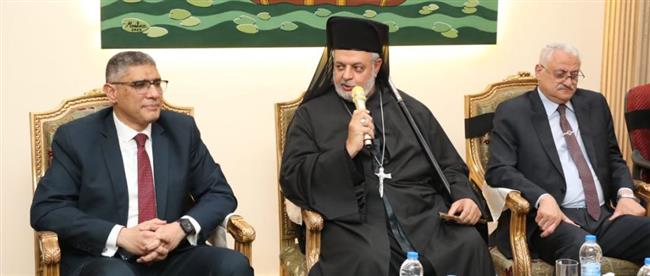 محافظ الجيزة يزور الكنيسة الكاثوليكية لتقديم التهنئة بمناسبة عيد القيامة المجيد