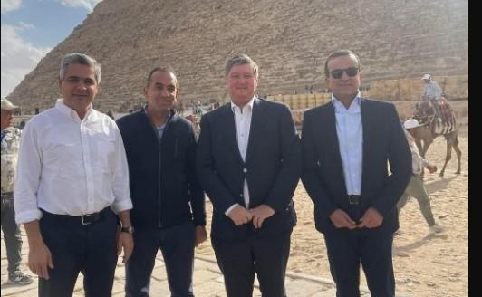 جان توبس يزور الأكاديمية العسكرية المصرية ويجتمع مع رئيس اتحاد الفروسية لبحث سبل تطوير الرياضة