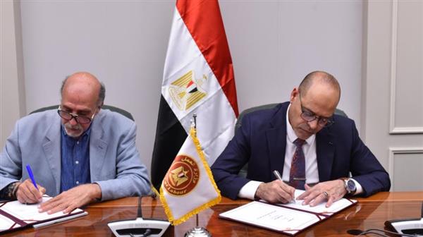 وزير العمل يوقع  بروتوكول تعاون مع شركة كومبليو للخدمات التوظيفية الإيطالية