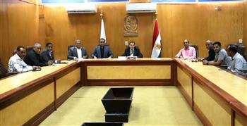   "عكاوي" يناقش مشروع الهوية والسمعة المؤسسية لجامعة جنوب الوادي