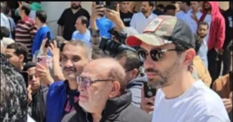 نجوم الفن يودعون سليمان عيد في جنازة مهيبة بالشيخ زايد
