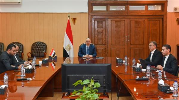 وزير الري يتابع أعمال حماية الشواطئ بالإسكندرية