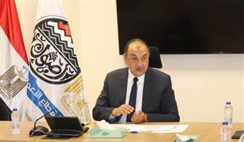   وزير قطاع الأعمال العام يعقد لقاء مع رؤساء الشركات التابعة
