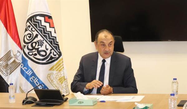 وزير قطاع الأعمال العام يعقد لقاء مع رؤساء الشركات التابعة