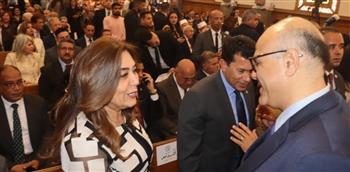   محافظ القليوبية يشارك الأقباط فرحة عيد القيامة بالكنيسة الإنجيلية بمصر الجديدة