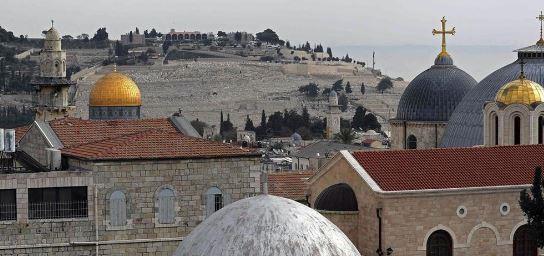 كنائس فلسطين تحيي "سبت النور"
