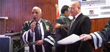   جامعة سوهاج تمنح درجة الدكتوراة ودرعاً ومكافاة ماليه لباحث بعد وفاته