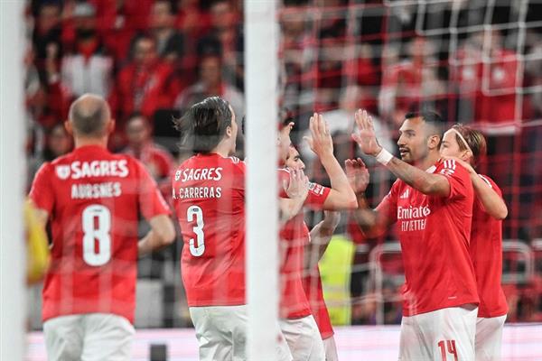 الدوري البرتغالي.. بنفيكا يهزم فيتوريا جيماريش بثلاثية نظيفة