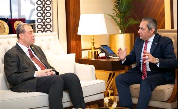 رئيس مجلس إدارة العاصمة الإدارية يلتقي سفير دولة فلسطين