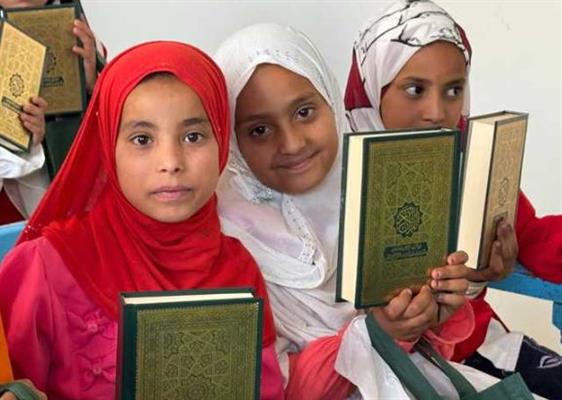 «بيت الزكاة والصدقات» يدعم حفظة القرآن الكريم في القرى الأكثر احتياجًا بمحافظة قنا