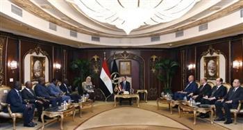 وزير الداخلية يبحث التعاون المشترك مع المفتش العام للشرطة الأوغندية