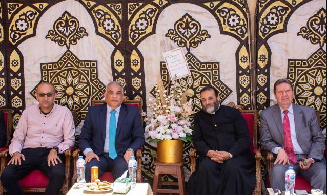 رئيس جامعة طنطا يهنئ الكنيسة الكاثوليكية بالغربية بمناسبة عيد القيامة المجيد 
